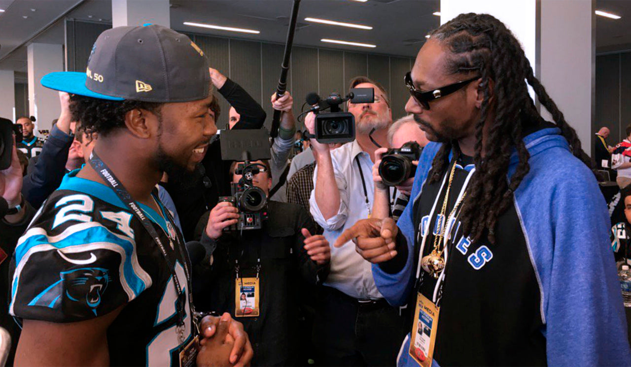 Snoop Dog Crashes Super Bowl Media Day in Cookies Gear! – Cookies