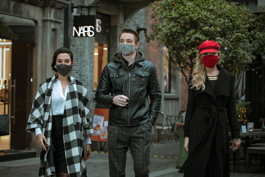groupe masques couleurs assorties fashion