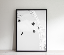 Load image into Gallery viewer, תמונה לקיר של פארק שעשועים ביפן בשחור לבן, פרינט להדפסה