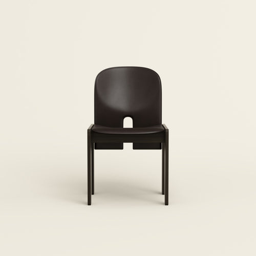 Karakter_Scarpa_Chair_Solid_Natural_Ash_Nero_Leather_Softpack_Front.jpg__PID:c5fd8f13-cb5a-40d4-b187-e0940518d8cc