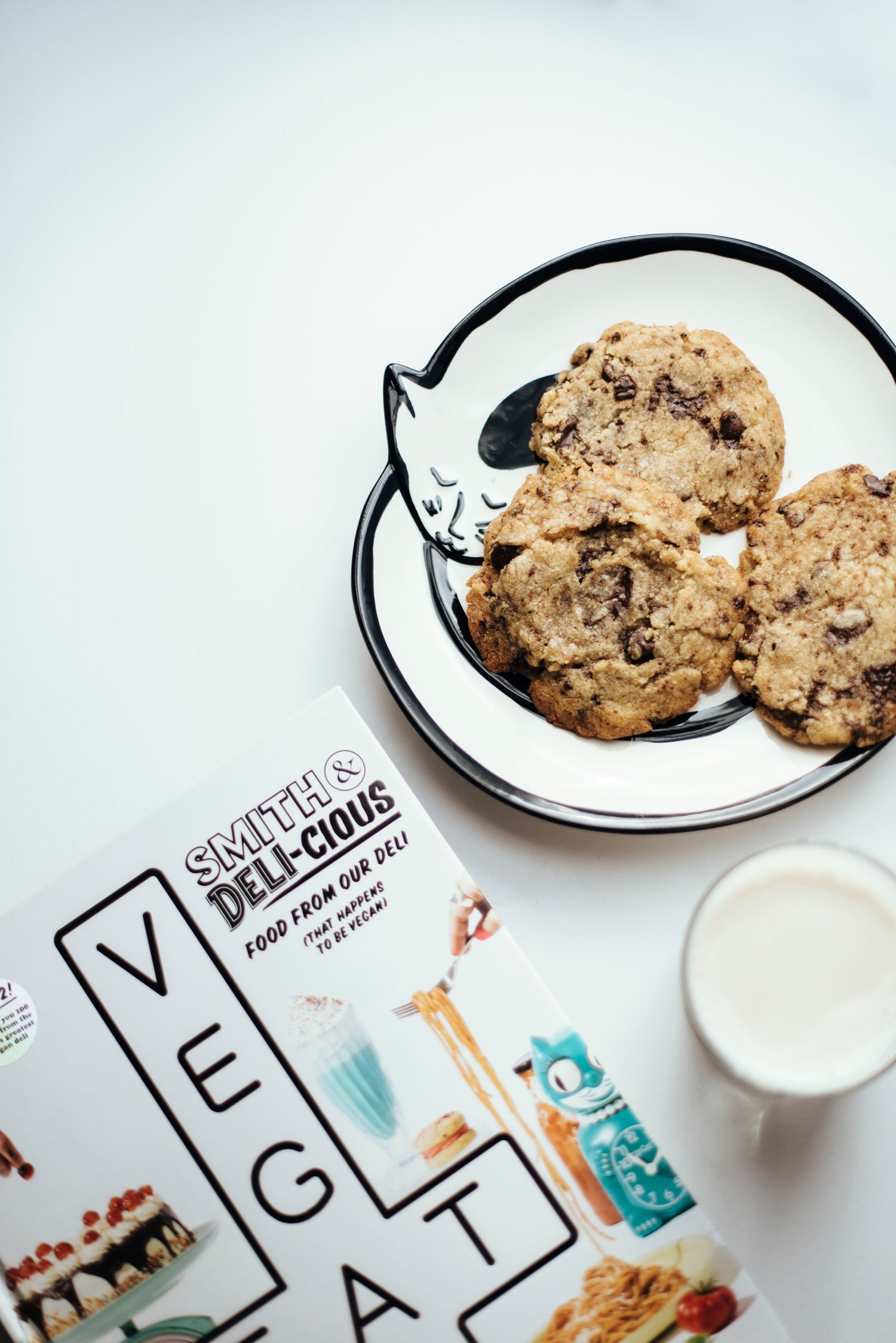 Smith & Deli Book Review & Vegan Chocolate Chip Rosemary Cookies