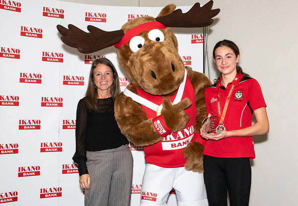 Sofia Chesterfield 1st girl’s winner with Louise Dudill, Communications and Engagement Manager and Moosey from Ikano Bank