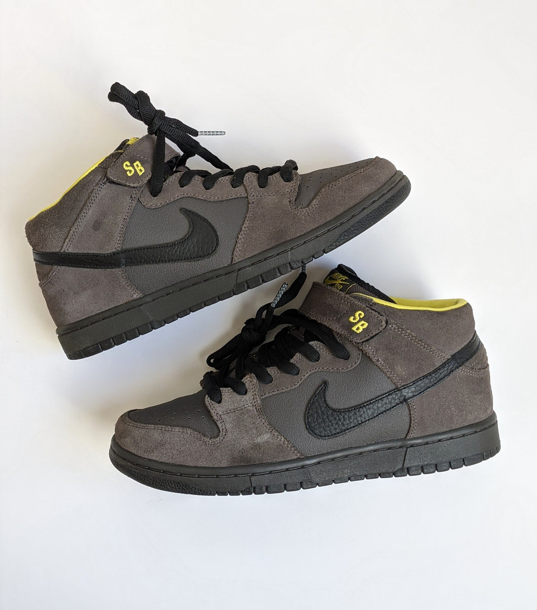 nike sb dunk mid batman