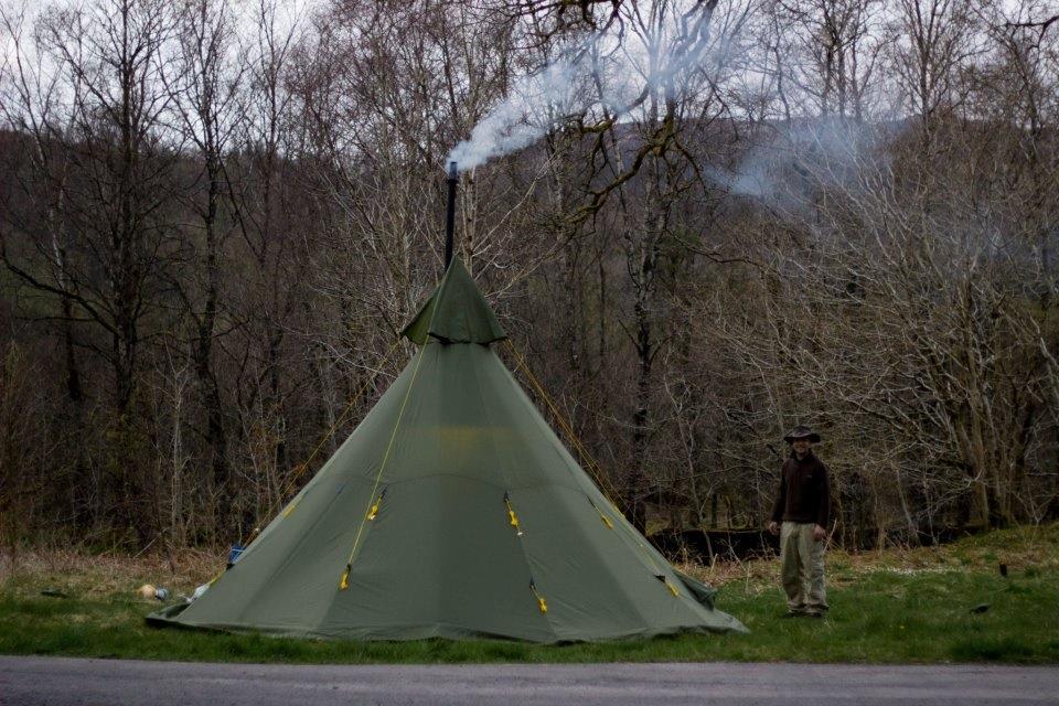 Tipi tent set up