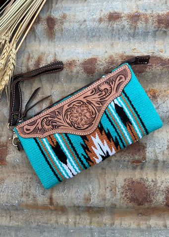 alice_saddle_blanket_clutch_chocolate_leather_mack_and_co_designs