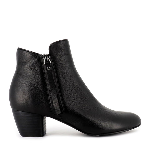 BOOTS WOMEN – Evans Shoes