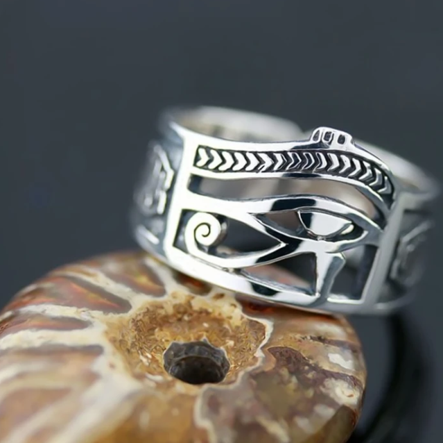 Eye of Horus Ring - Gthic.com - Blog