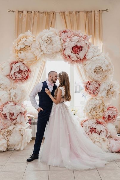 Large paper flowers. Giant paper flowers. Paper flowers on the stem. Paper  peony. Large paper flowers for wedding decoration