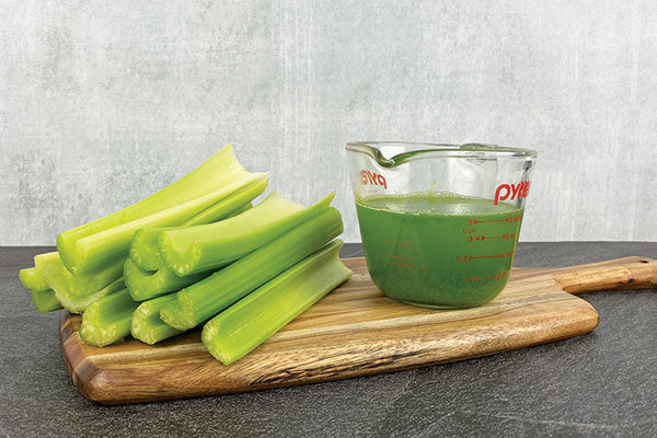 https://cdn.shopify.com/s/files/1/0262/2157/files/Celery-Juice-1-cup.jpg?v=1609451438