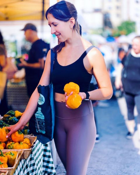 Kuvings Customer review:  Sabrina shops at her favorite greenmarket