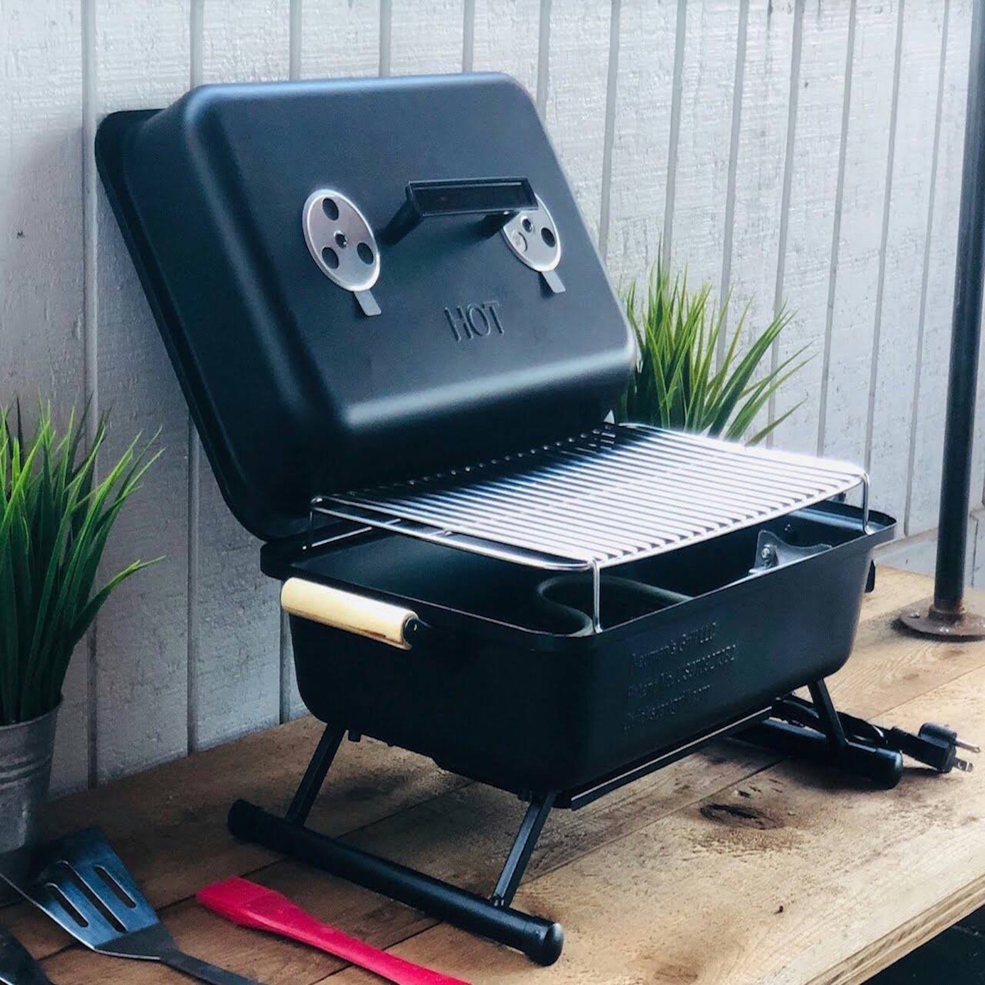 Quick Start Grill in Black