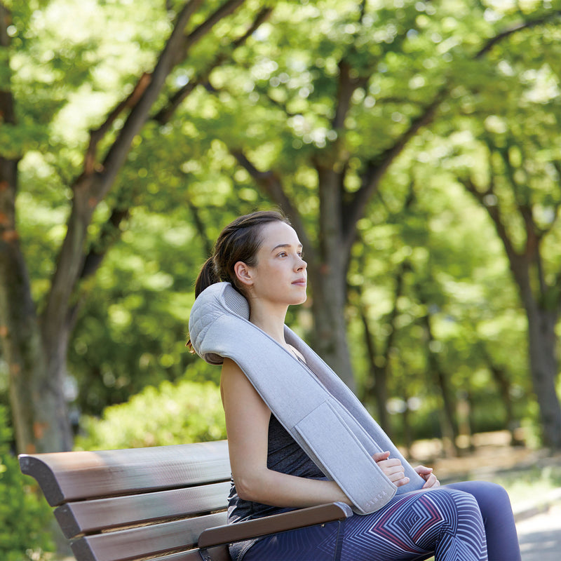 Best Buy: Brookstone Cordless Shiatsu Neck and Back Massager with