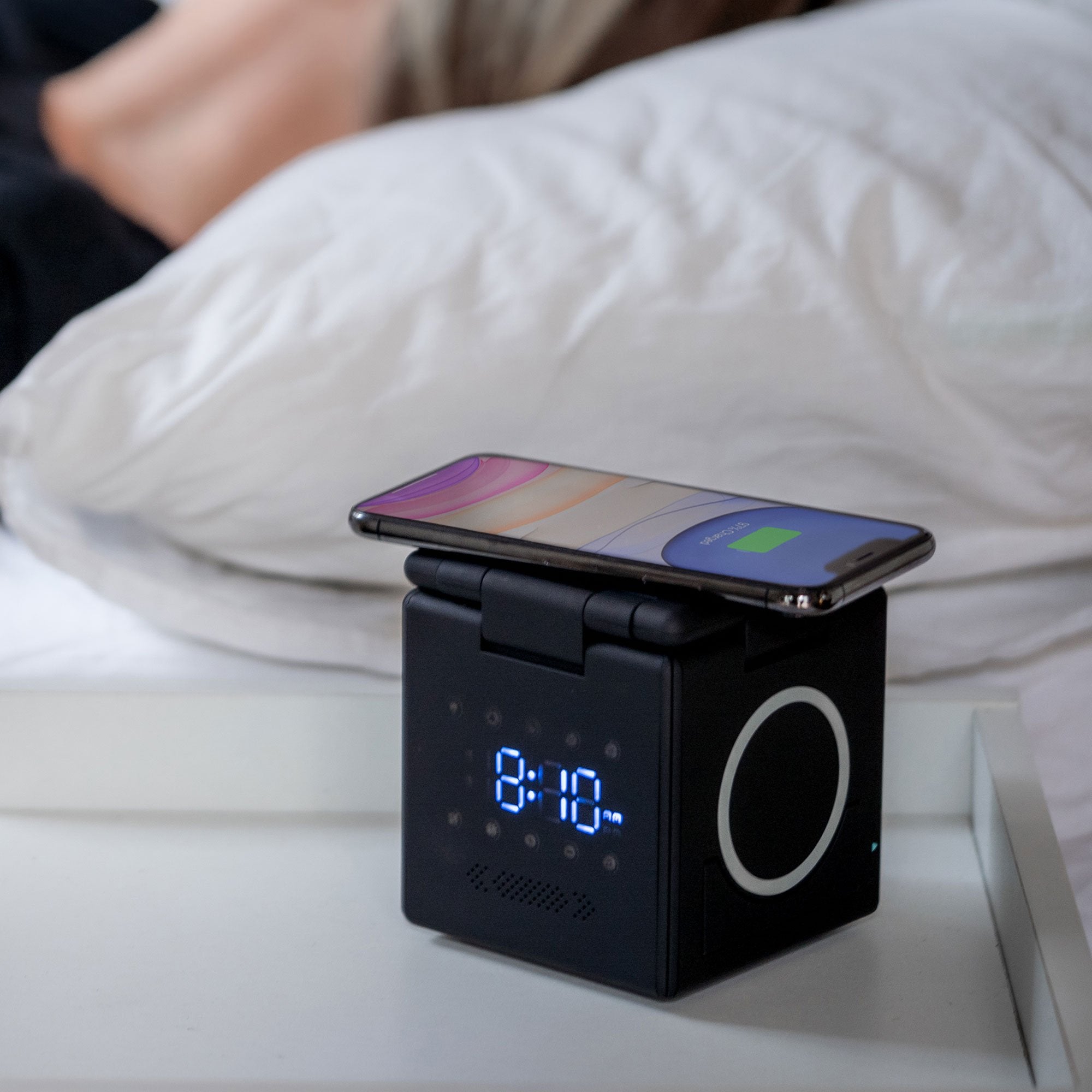 hypercube wireless charging station