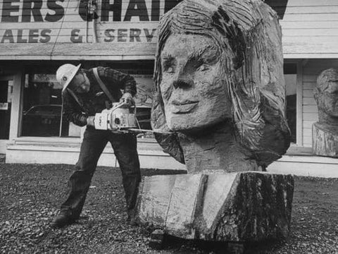 Chainsaw carving pioneer, Ken Kaiser and his carving of Jackie Kennedy