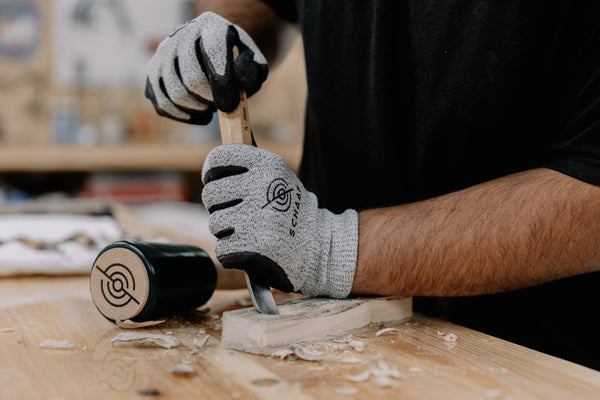 cut resistant gloves for wood carving and woodworking
