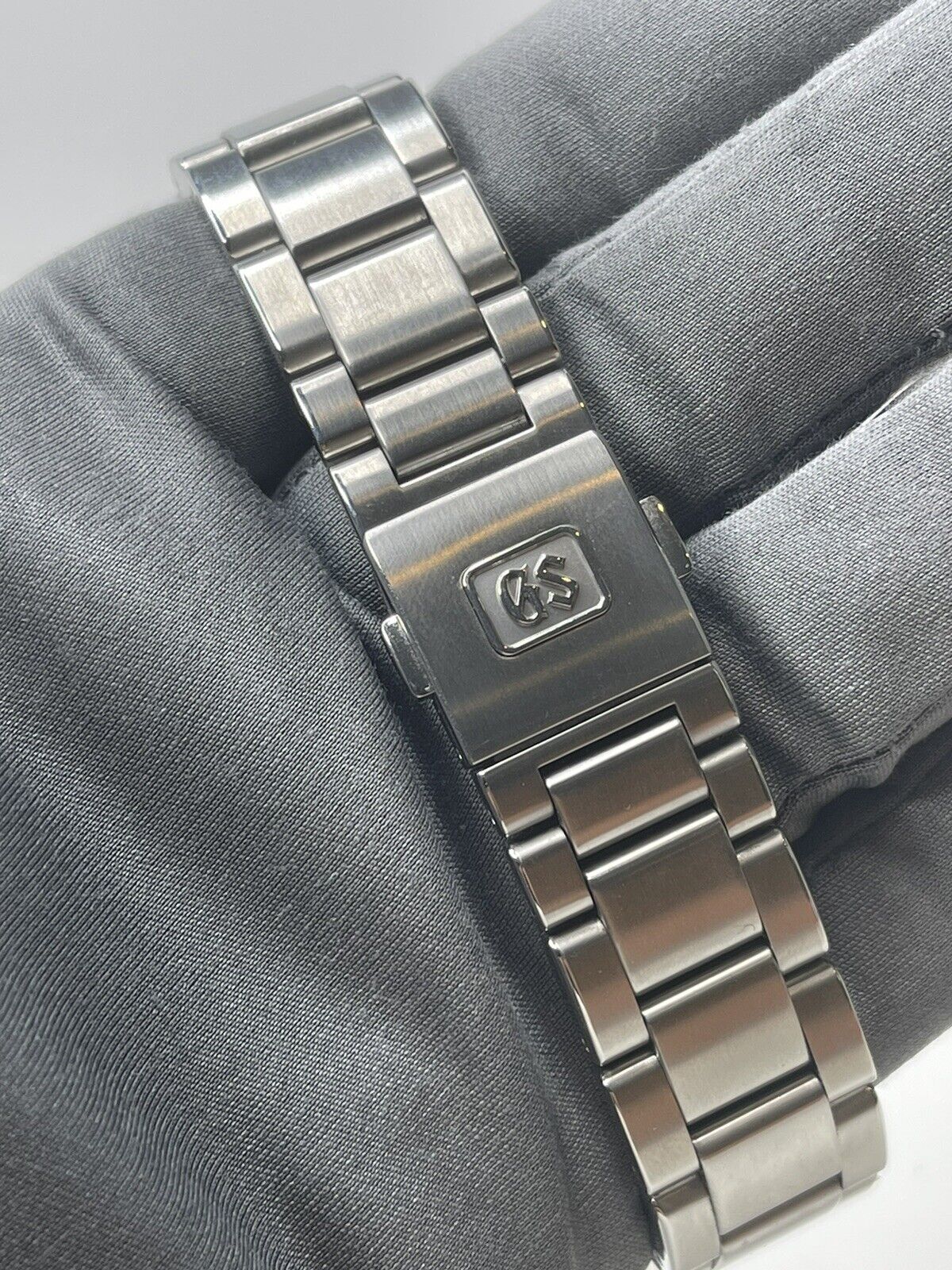 GRAND SEIKO SBGN011 9F86 0A10 Date Quartz Silver Dial Mens Watch –  Birmingham Luxury Watches