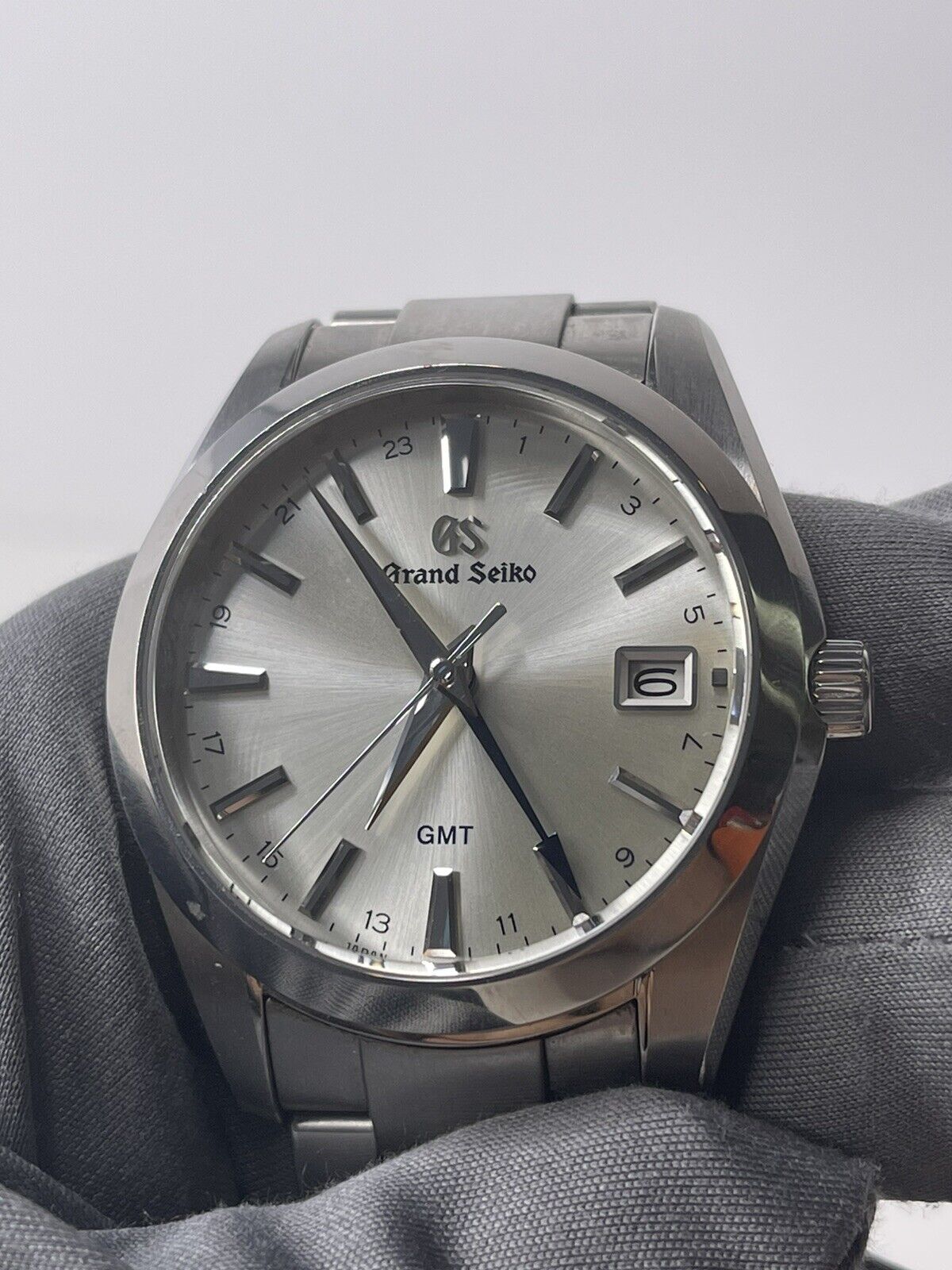 GRAND SEIKO SBGN011 9F86 0A10 Date Quartz Silver Dial Mens Watch –  Birmingham Luxury Watches
