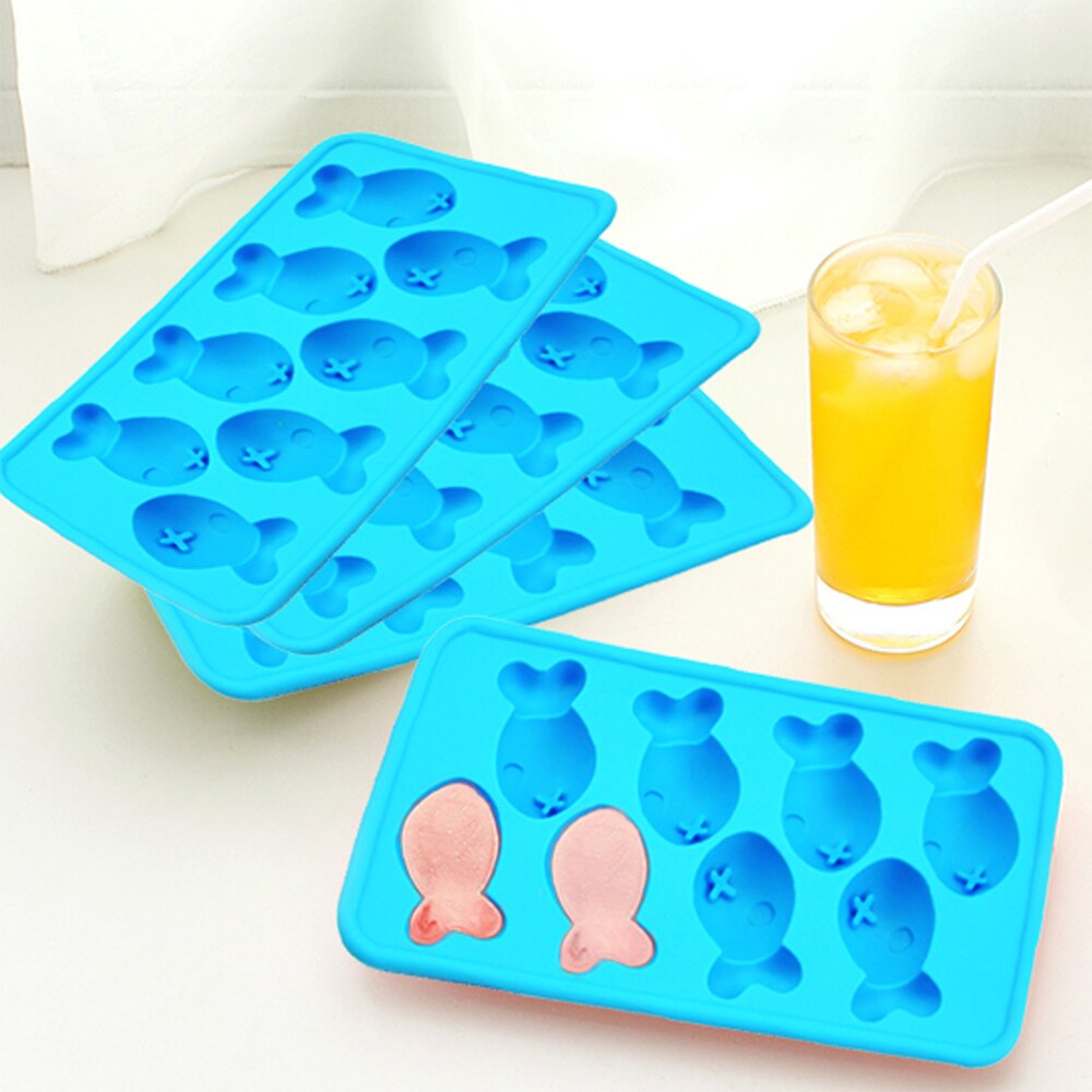 SDJMa Funny Ice Cube Molds, 3D Large Polar Bear and Penguin Jelly Chocolate  Non-toxic Silicone Ice Cube Tray with Lid - Polar Bear and Penguin on Water  - 2 PCS 