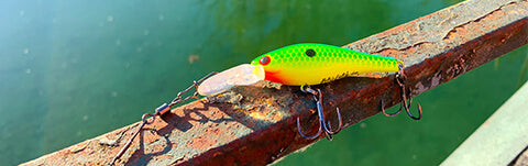 Minnow Wobbler Set im Wasser beim Angeln auf Raubfisch wie Hecht