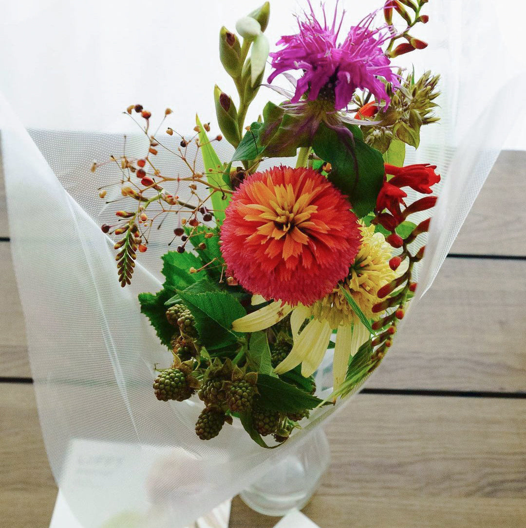 フロートベースの花瓶に夏のお花