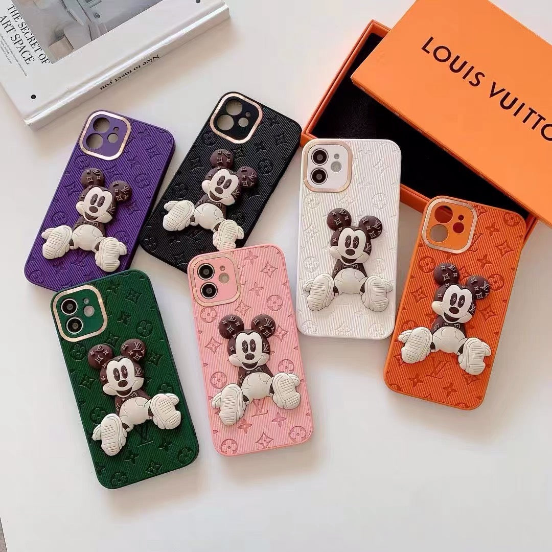Ốp điện thoại iPhone hơn 16 triệu đồng của Chanel Louis Vuitton  Thời  trang  Việt Giải Trí