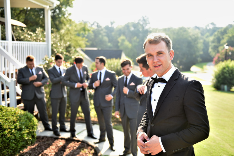 How many groomsmen should you have in your wedding?