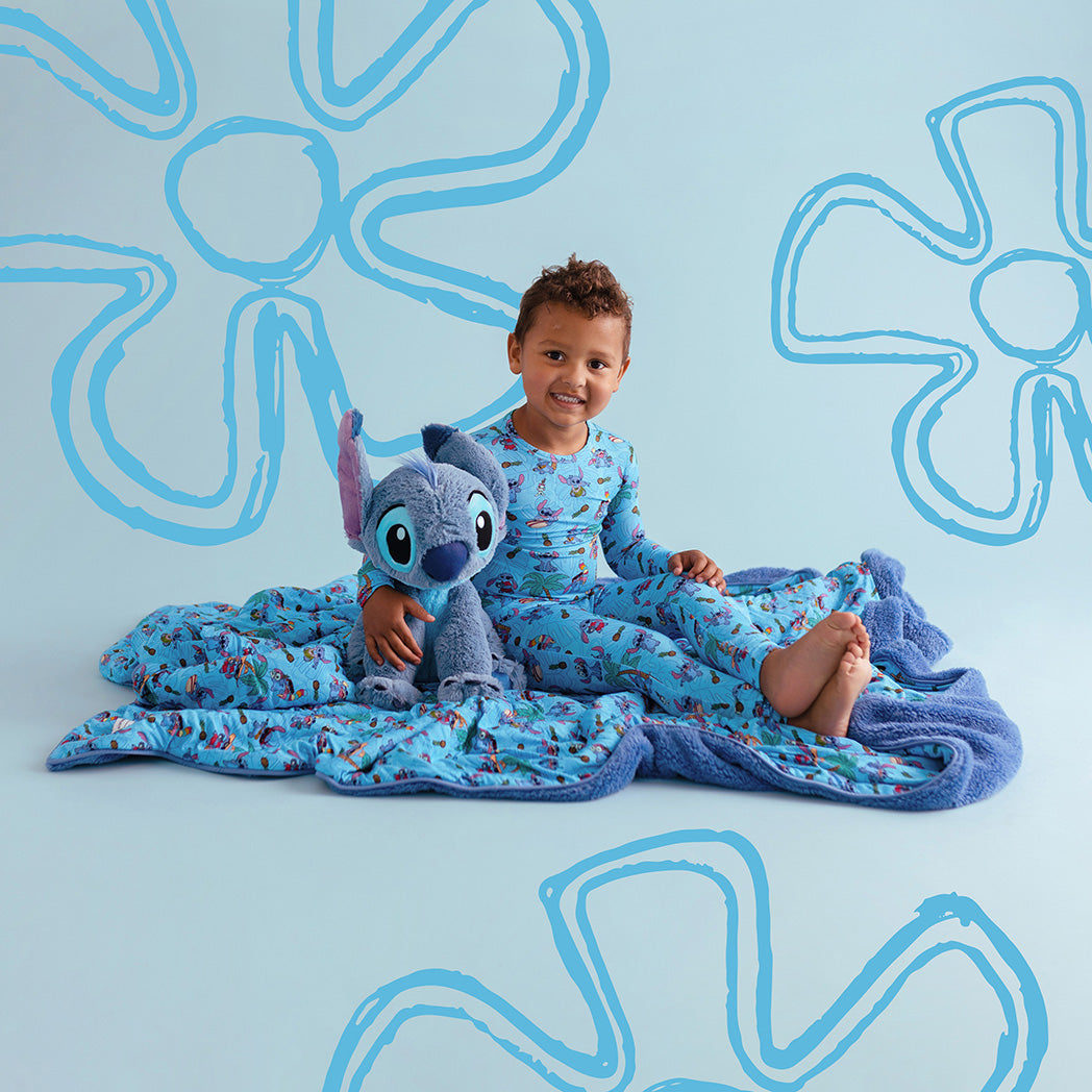 Image of Disney Tropical Stitch Luxe Plush Patoo® Blanket