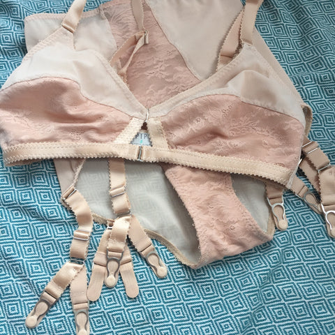 NUDE KNICKERS BISCOTTI HIGH WAISTED KNICKERS. big knickers pantie girdle detachable suspender garter straps cotton gusset plus size retro and vintage lingerie by pip and pantalaimon