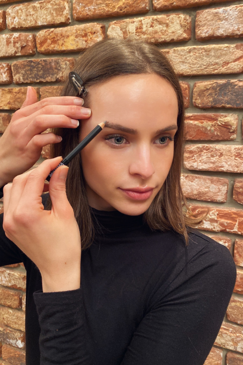 køleskab argument Bliv sammenfiltret How to trim your eyebrows: a step-by-step guide – BROWLY