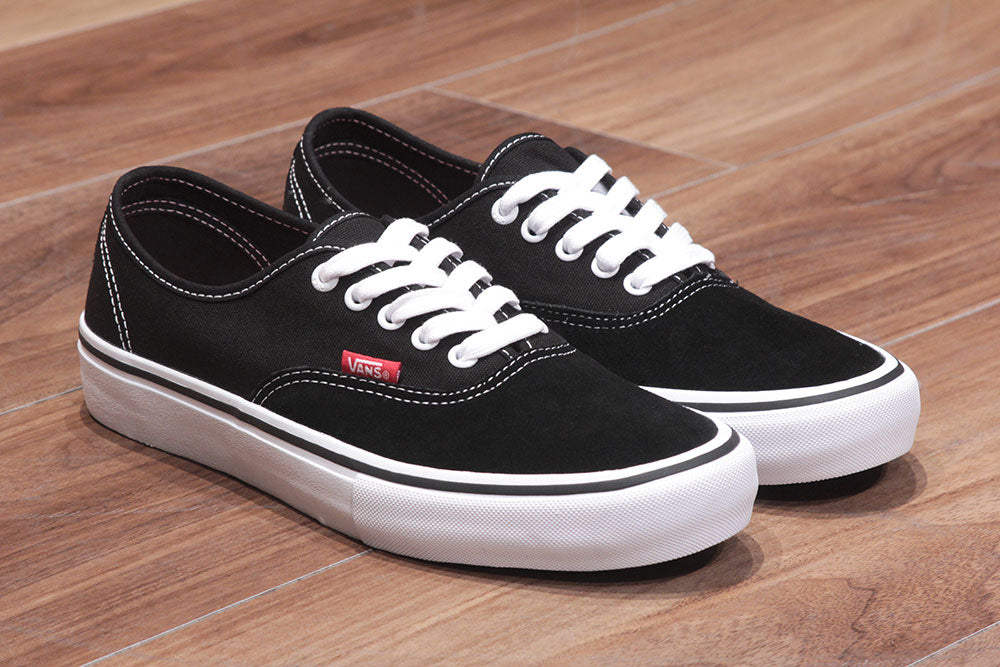 Authentic Pro Black True White Styrus