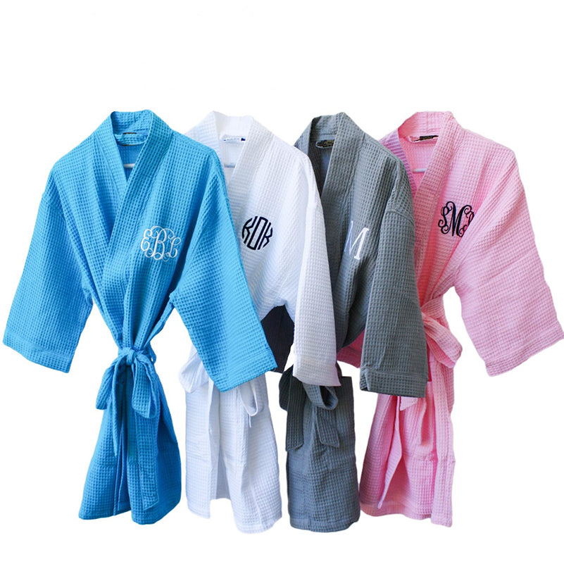 https://cdn.shopify.com/s/files/1/0262/9065/1188/products/Robes-scaled_800x_b4af1e62-52e8-45f5-b93f-574fd77db7eb_1600x.jpg?v=1651688231