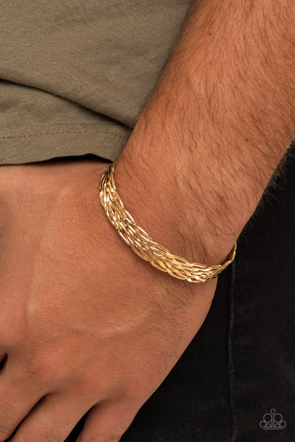 Paparazzi Bracelet - Magnetic Maven - Gold Urban – fiveplustax.com
