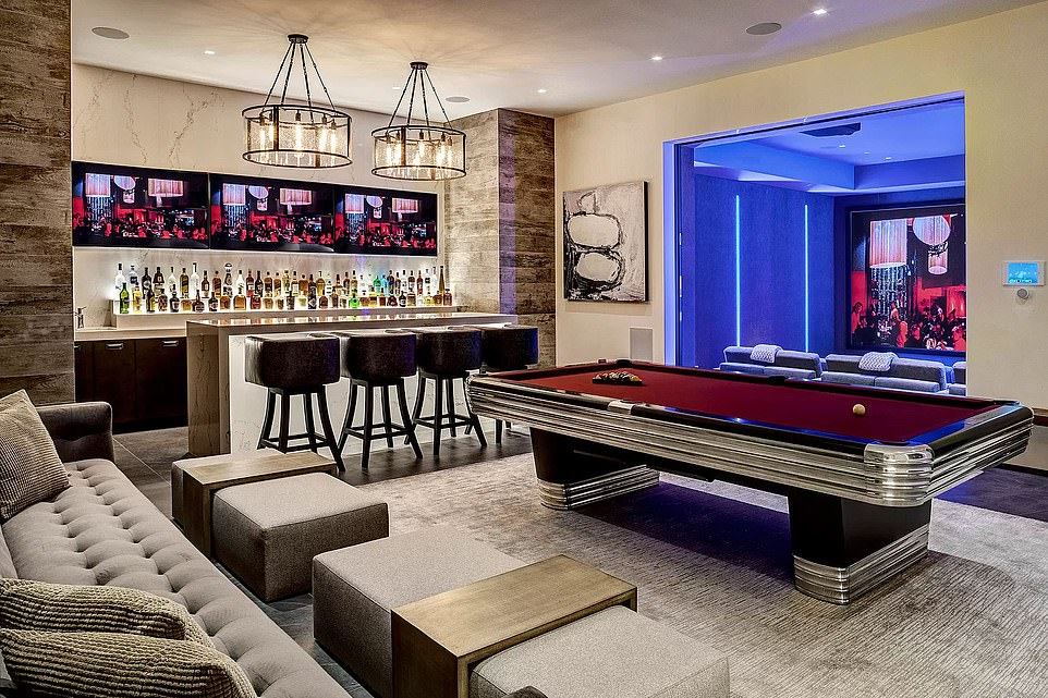 billiards room