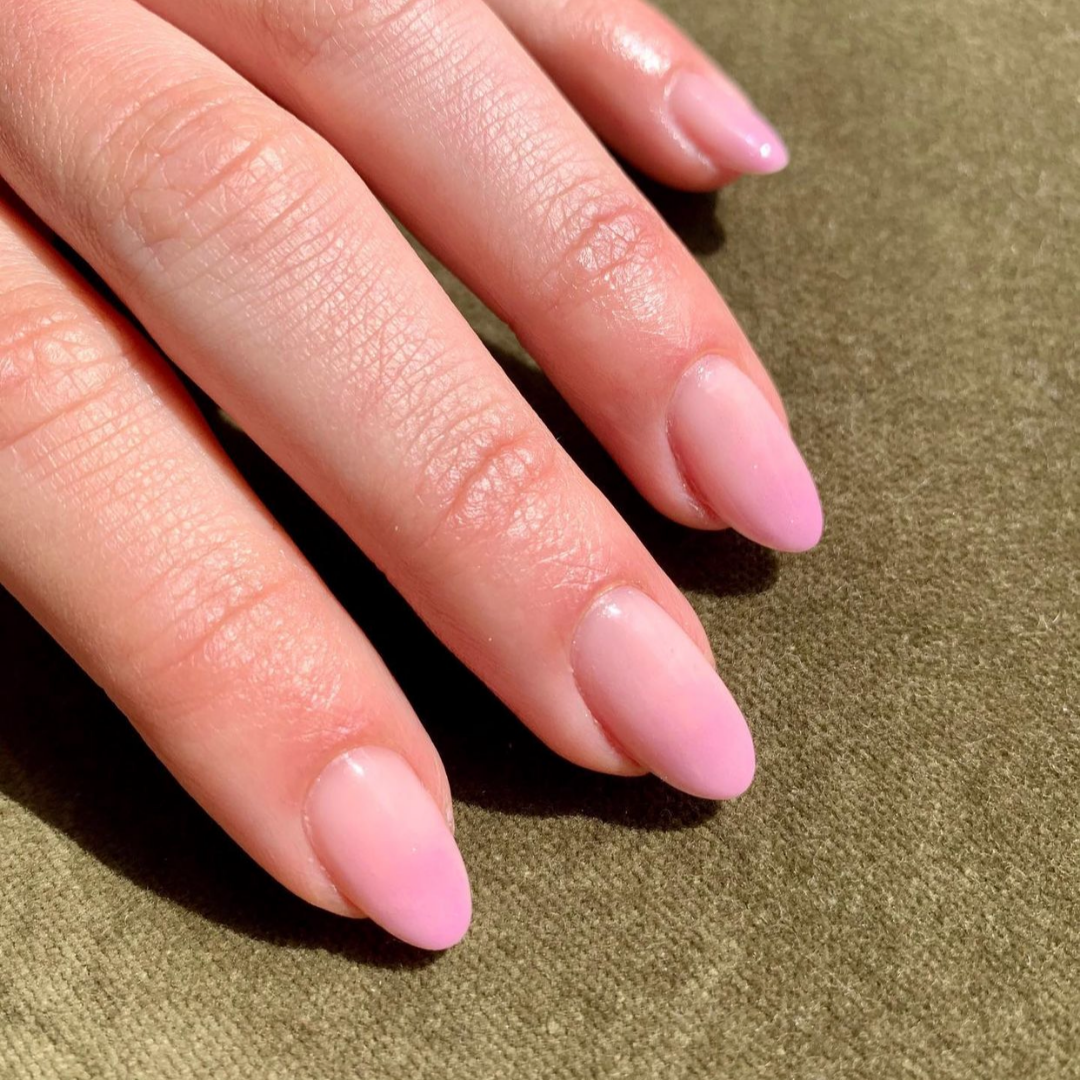 pink ombre short almond nails 