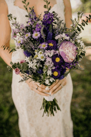 10.Taylor Swift-Inspired Lavender Wedding Bouquet
