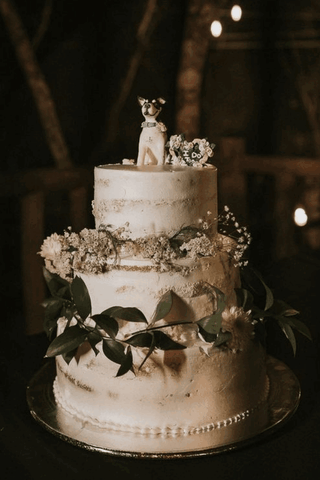 16.Wedding Cake Topper with Dog