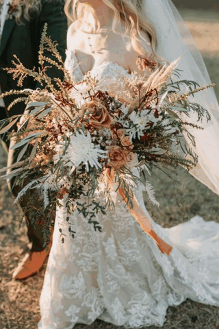 17.Pampas Grass for a Natural Bohemian Style