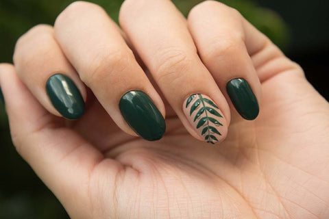 Leaf Pattern Nails
