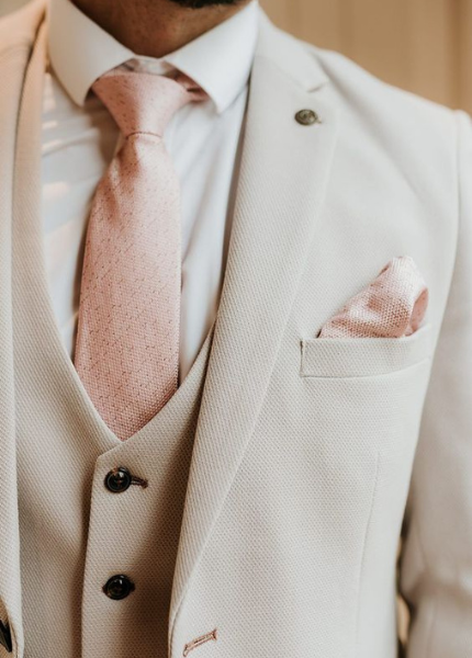 9. A Rose Gold Pocket Square for Groomsmen