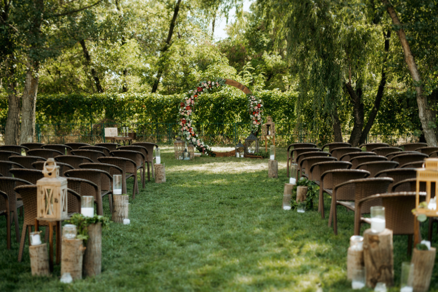 garden party wedding-feature image