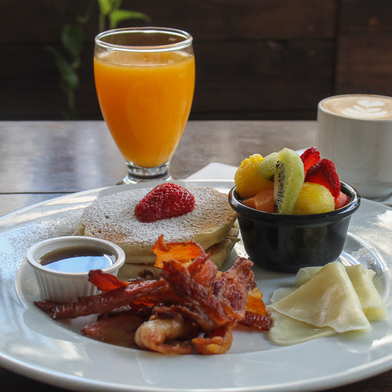 Desayuno Americano — Petit Paris Panamá