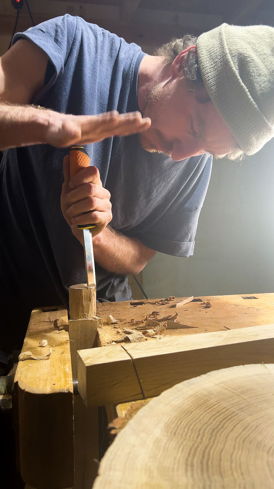 Lavori di riparazione - Promuoviamo la sostenibilità e ripariamo mobili in legno massiccio