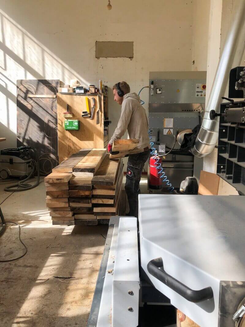 Tavole in legno massiccio lavorate per mobili in legno massiccio