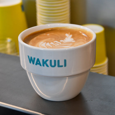 Cappuccino in een Wakuli kopje