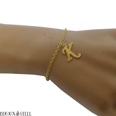 Bracelet doré lettre K initiale de prénom en acier chirurgical
