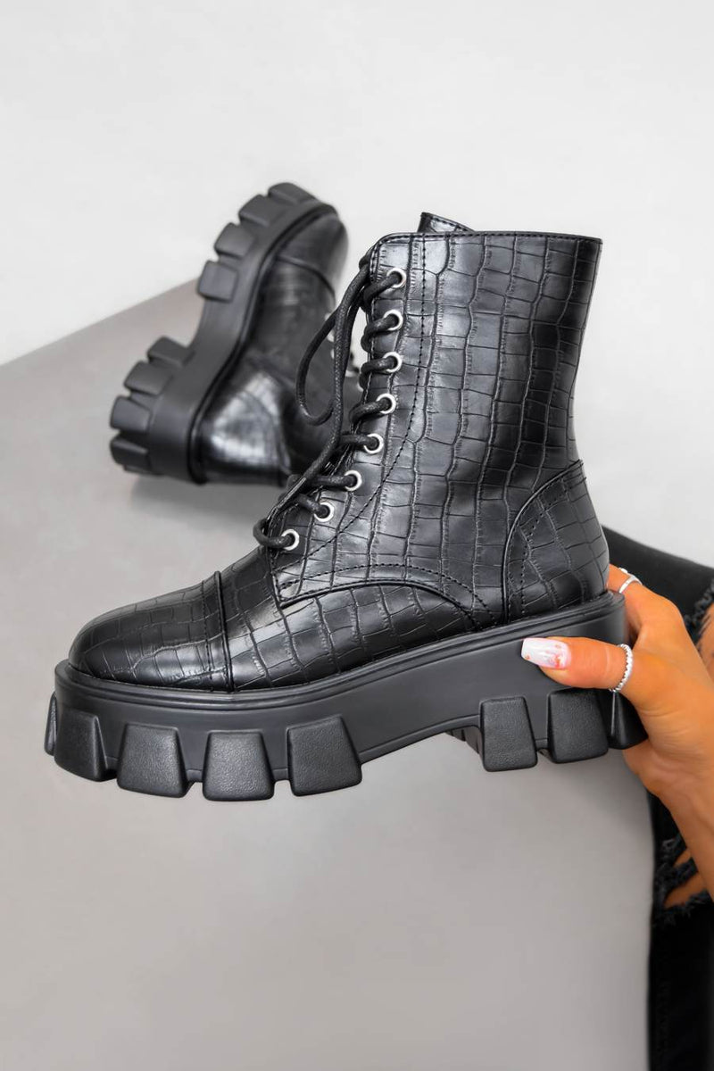 aj voyage croc boots