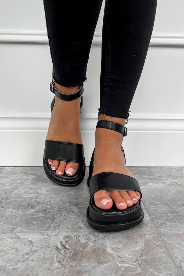 DV Dolce Vita Carther Black Chunky Platform Buckle Slip-on Sandals US Wms  Size 6 | eBay