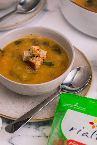 Sopa de espinafres com croutons