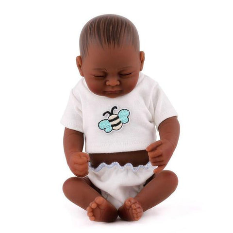 Schwarze wiedergeborene Puppe mit geschlossenen Augen Noah
