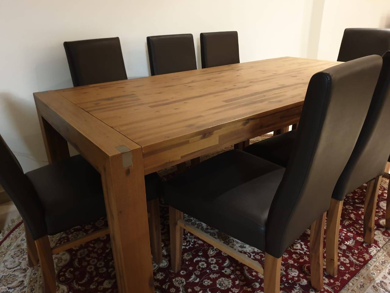 Dining Table W 8 Leather Chairs Dhs 2 600 00 Used Furniture Sale